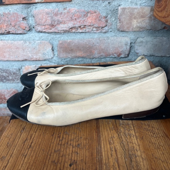 Chanel Interlocking CC Logo Ballet Flats Beige Size 39 - Picture 3 of 6